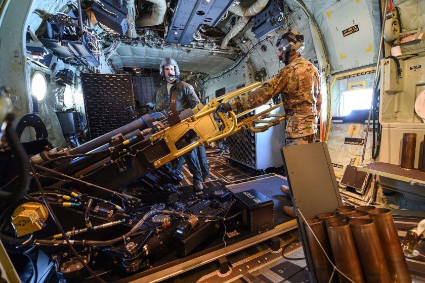 AC-130h Spectre кабина