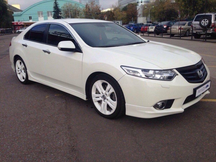 Хонда Аккорд 8 белая