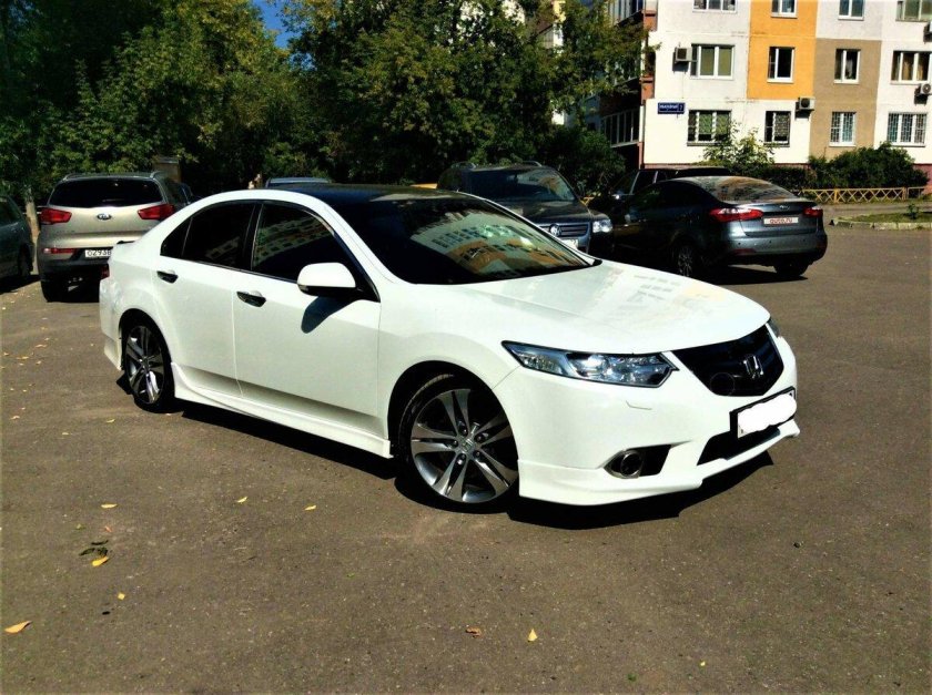 Хонда Аккорд 8 Рестайлинг белый