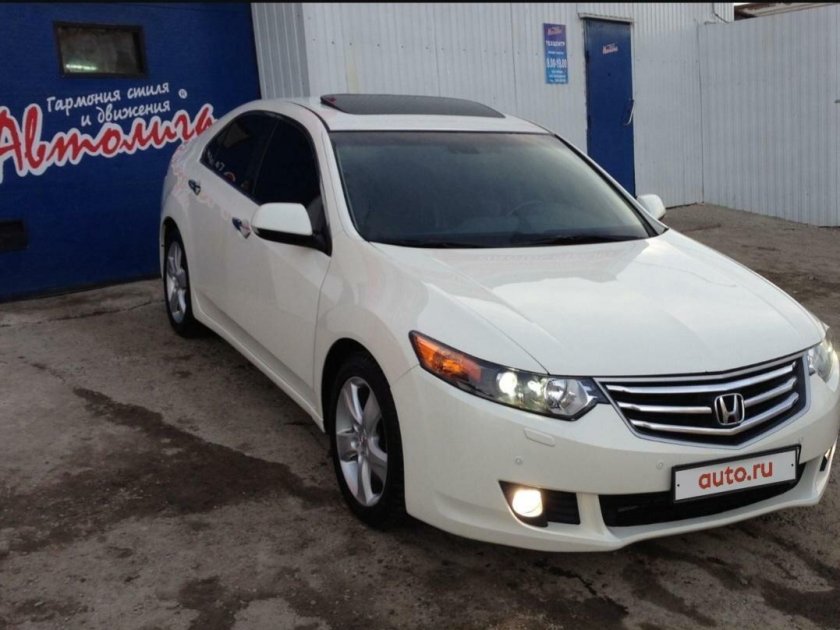 Хонда Аккорд 2008 белая тонированный