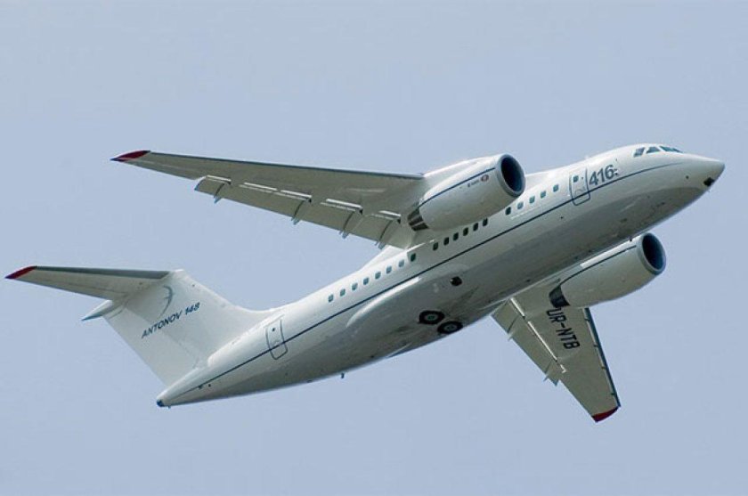 АН-148 пассажирский самолёт