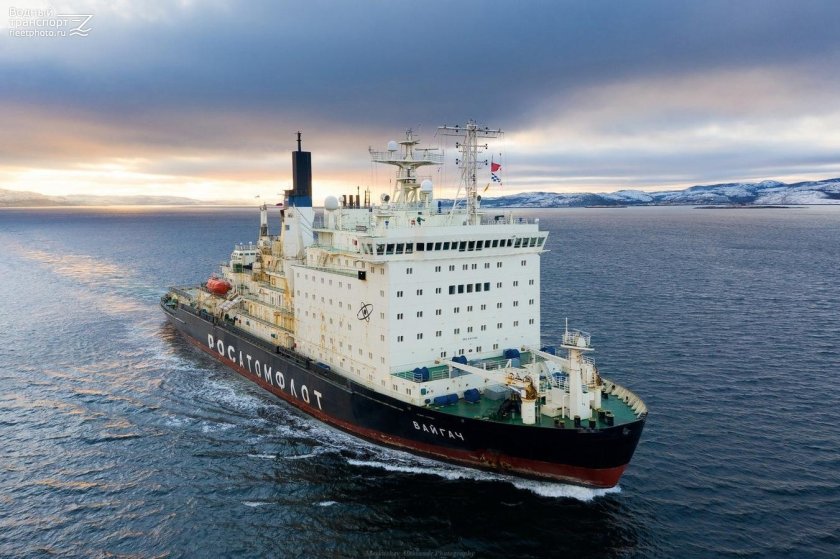 Атомные ледоколы Таймыр и Вайгач