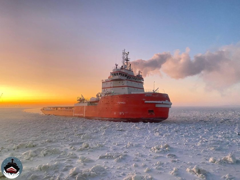 Юрий Топчев судно