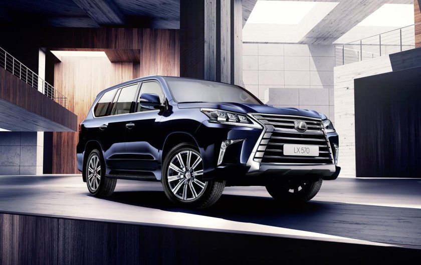 Автомобиль Lexus LX 570