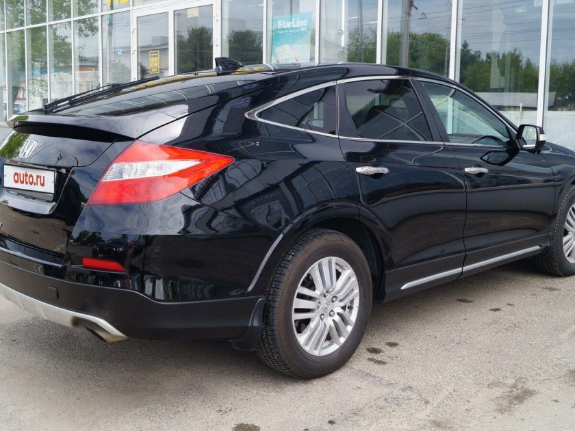 Черная honda crosstour 2014
