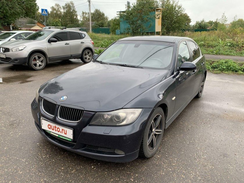 БМВ 320 2006 С квадратными номерами