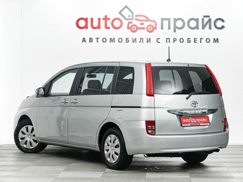 Toyota Isis характеристики