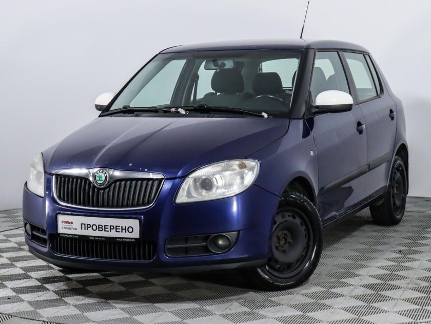Skoda Fabia синяя