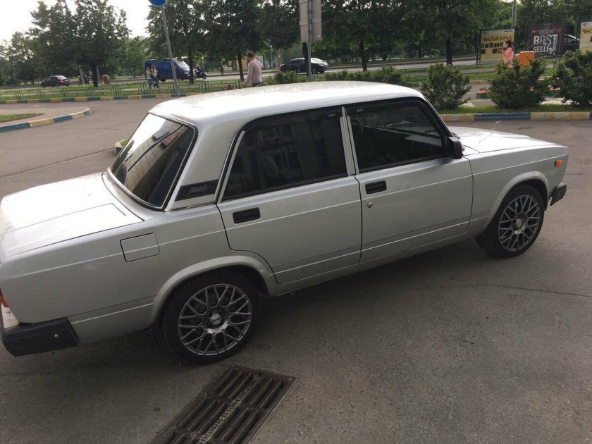 ВАЗ 2107 серебристый металлик