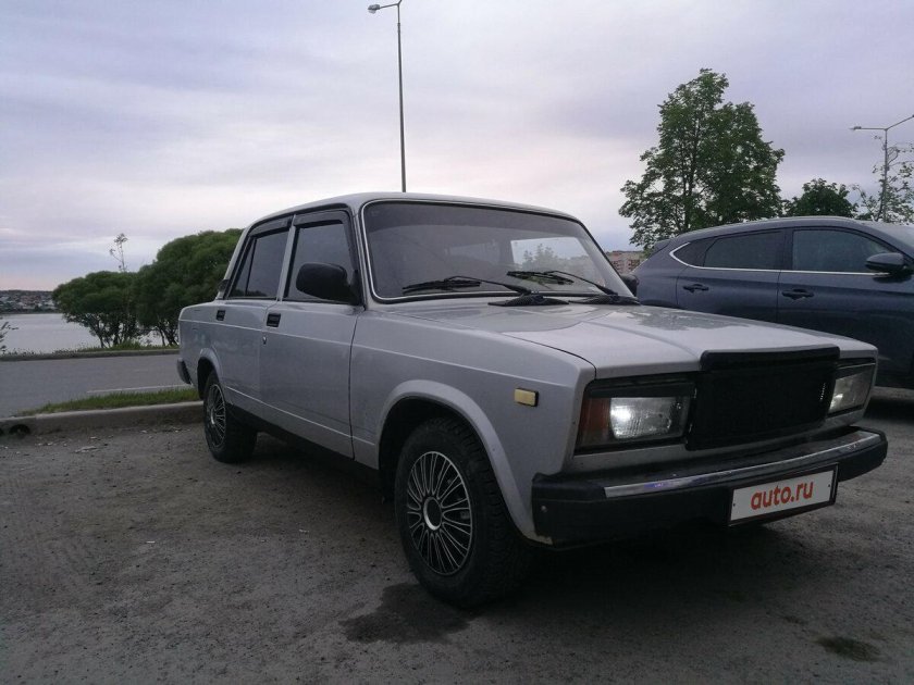 ВАЗ 2107 серебристая