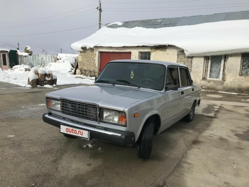 ВАЗ 2107 серебристая