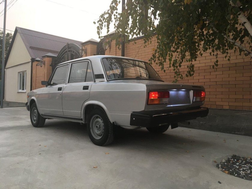 ВАЗ 2107 серебристая