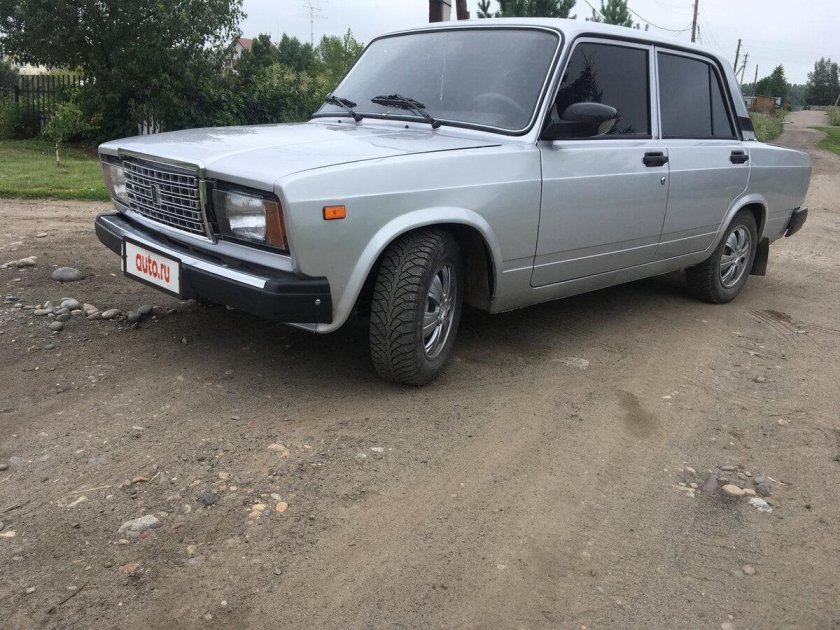 ВАЗ 2107 серебристая