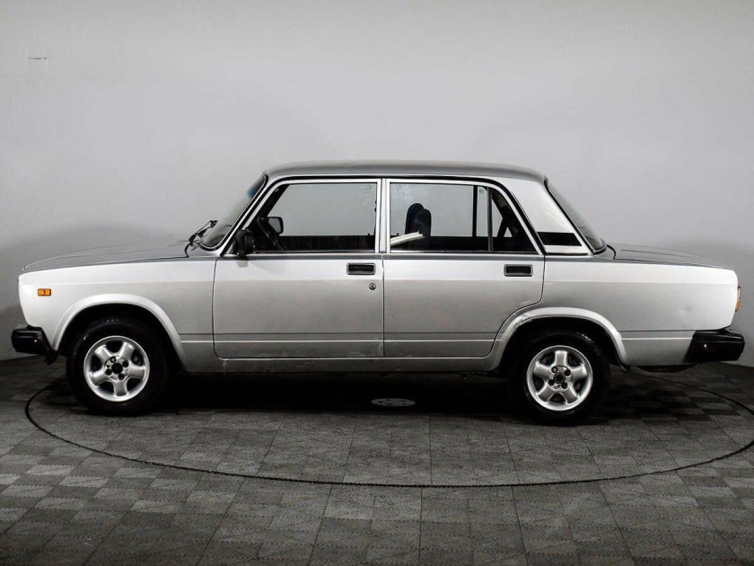 ВАЗ 2107 серебристая