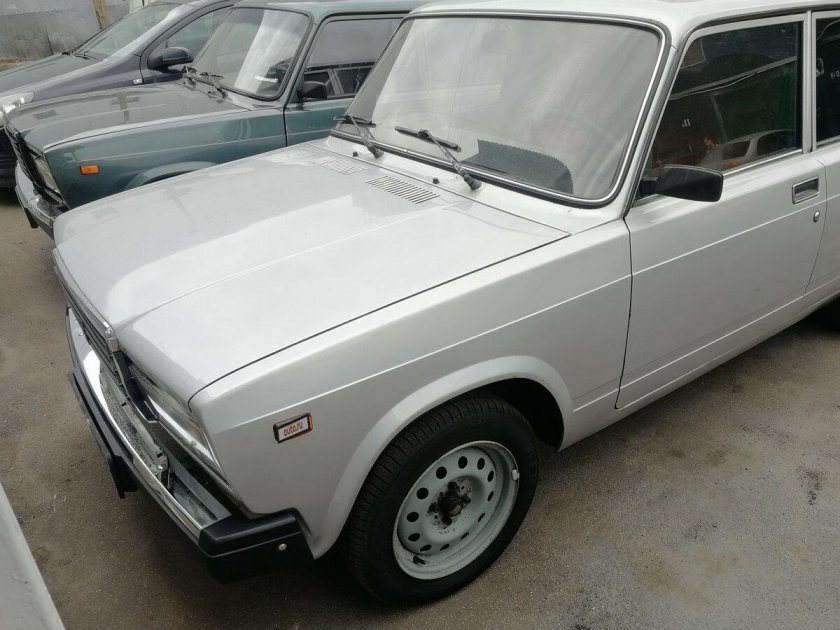 ВАЗ 2107 серебристый металлик