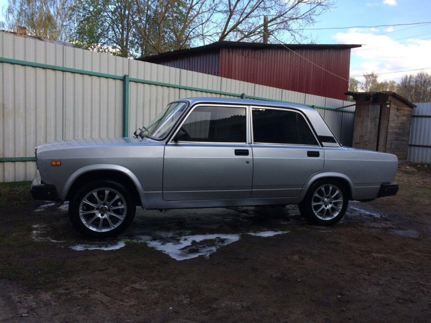 ВАЗ 2107 серебристый металлик