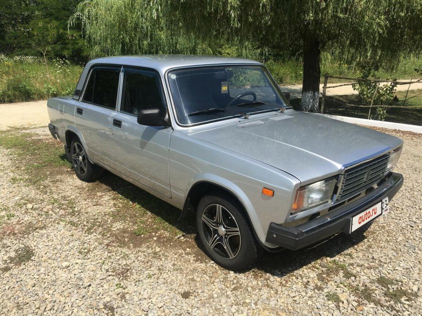 ВАЗ 2107 серебристая