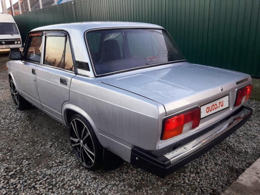 Лада 2107 серебристая