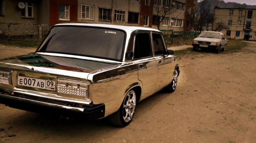 Золотая ВАЗ 2107