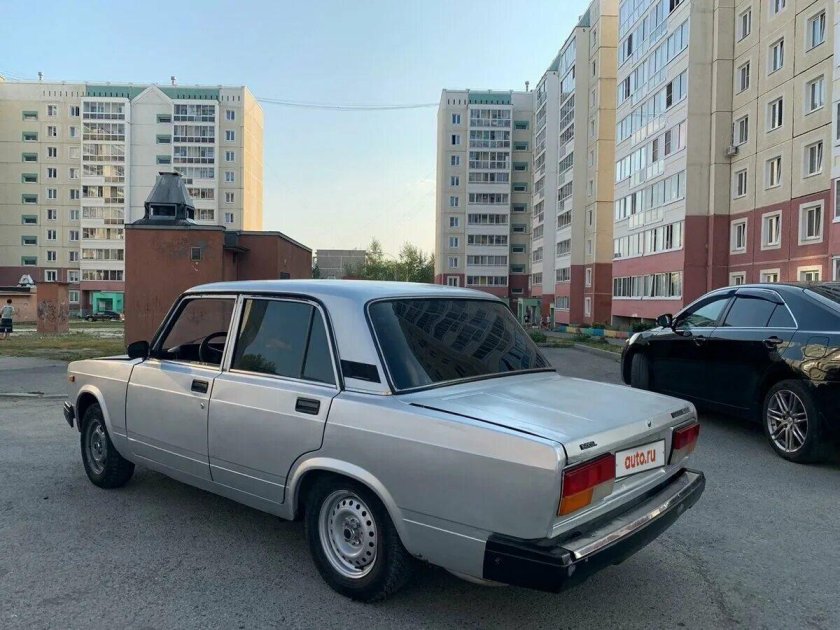 ВАЗ 2107 серебристая