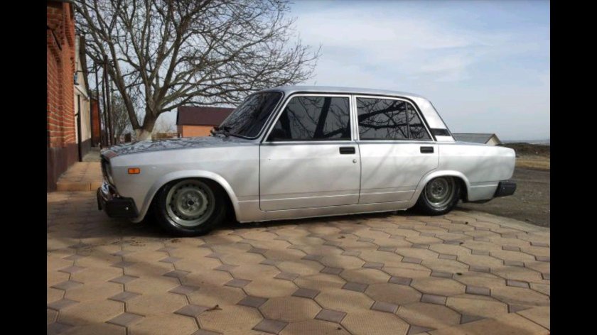 ВАЗ 2107 серебристая бункер