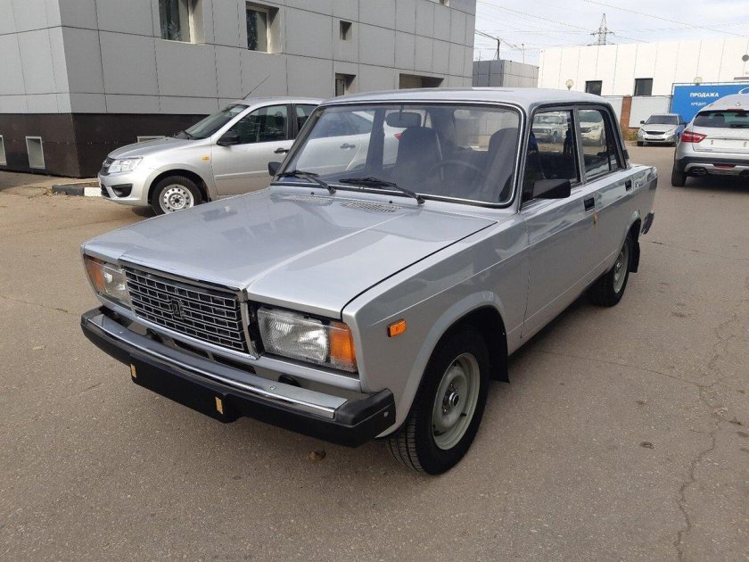 ВАЗ 2107 серебристый металлик