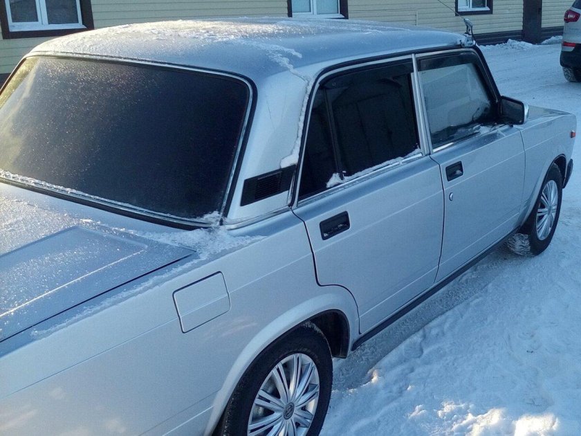 ВАЗ 2107 серебристая