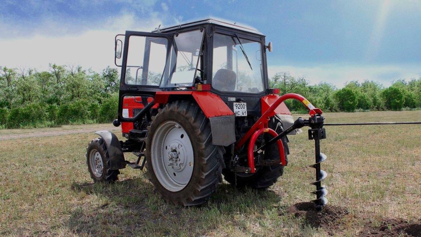 Бур тракторный навесной