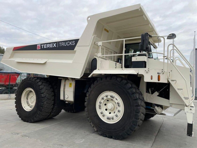 Самосвал Terex tr60