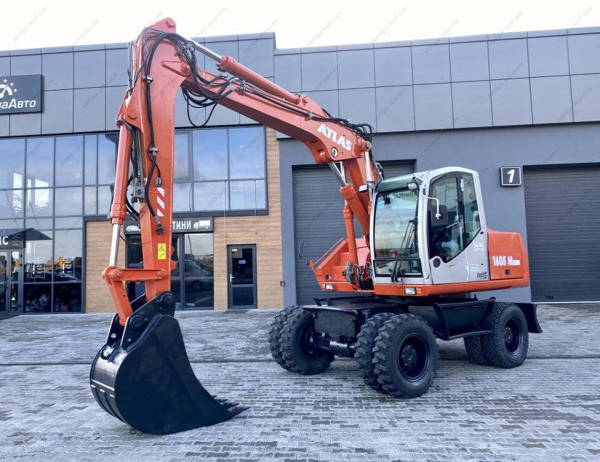 Экскаватор хитачи