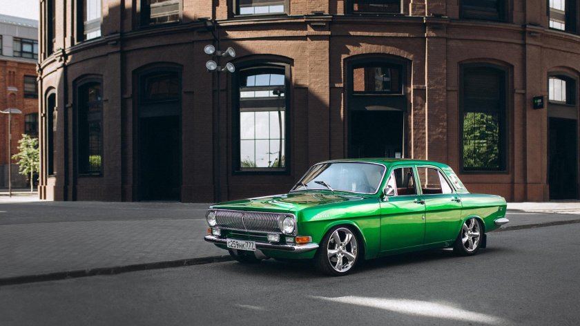 ГАЗ 24 зеленая