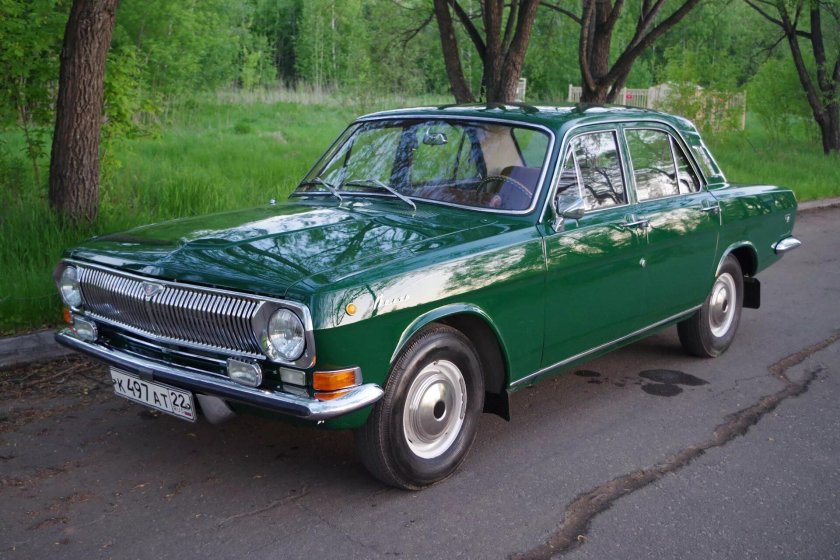 Зеленая Волга ГАЗ 2410