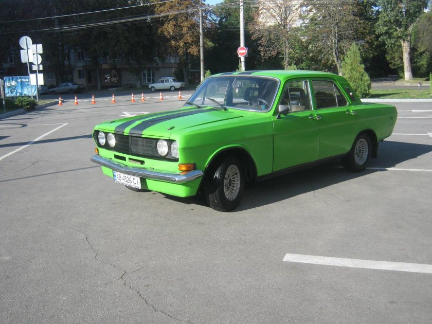ГАЗ 24 зеленая