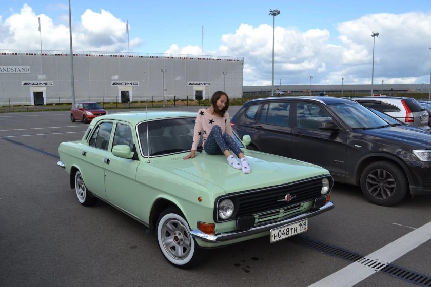 ГАЗ 24 зеленая