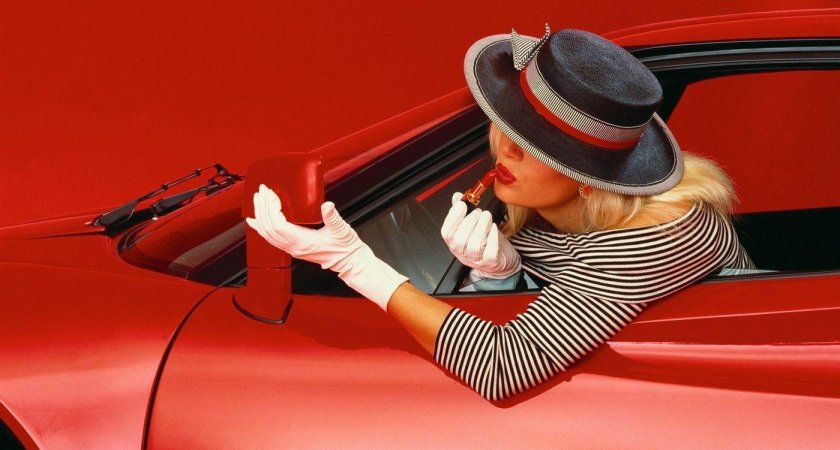 Женщина за рулем