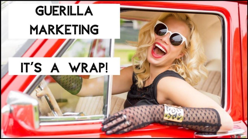 Блондинка в кабриолете