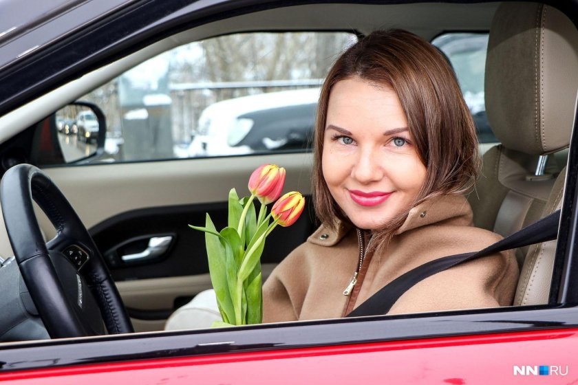 Женщина за рулем