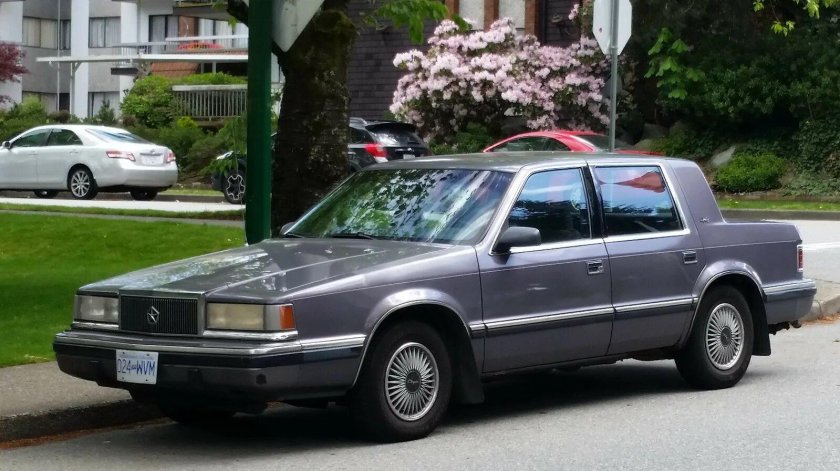 Dodge Dynasty 1990