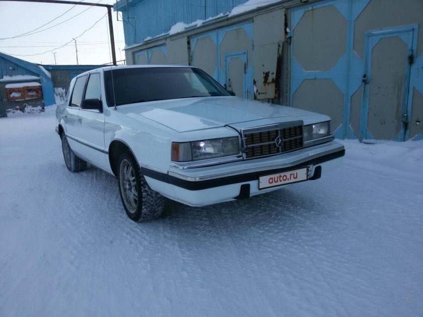 Dodge Dynasty 1990