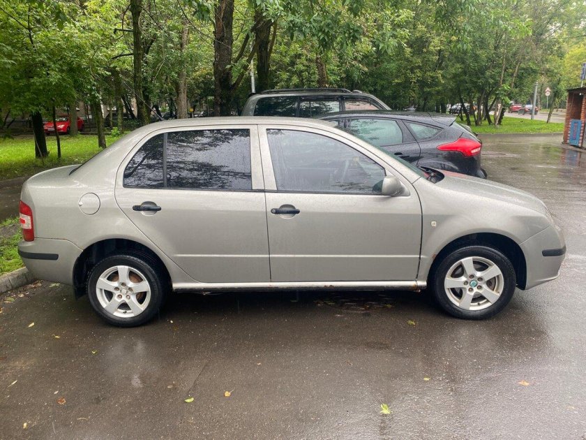 Skoda Fabia 2007 стакан