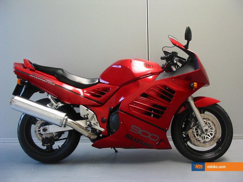 Suzuki RF 900