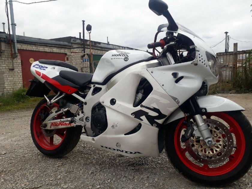 Suzuki gsxr 750 srad