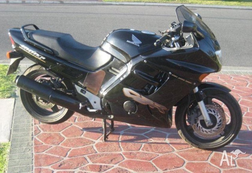 Мотоцикл Honda CBR 1000 F