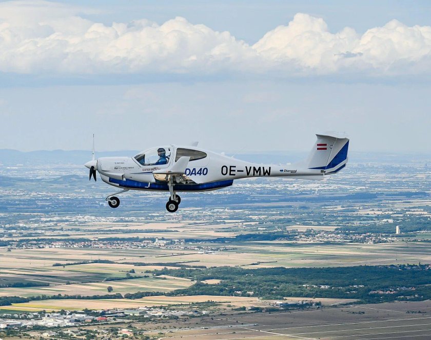 Diamond самолет