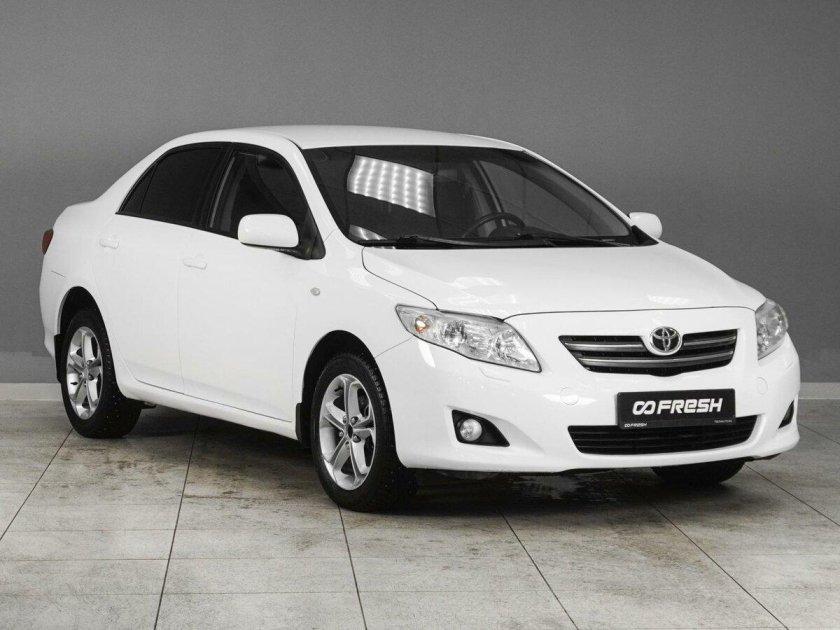 Тойота королла 2010 года