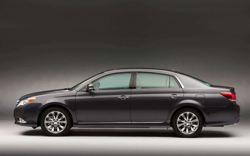 Toyota Avalon 2011