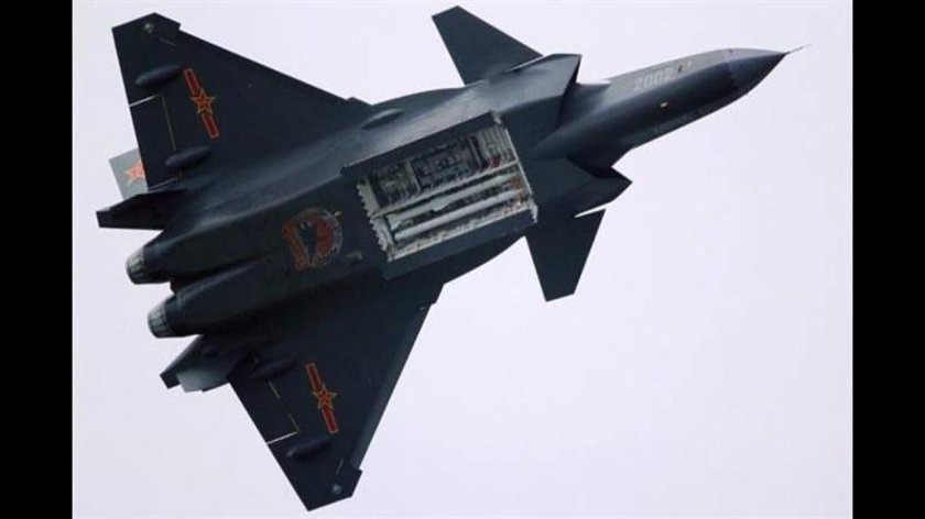 Китайский стелс-истребитель j-31