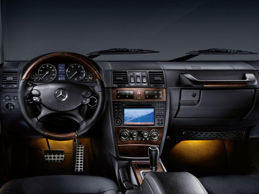 Салон Mercedes Benz g class 2011