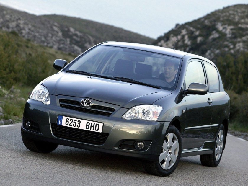 Toyota Corolla 2007 хэтчбек