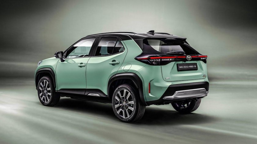 Тойота Ярис кросс